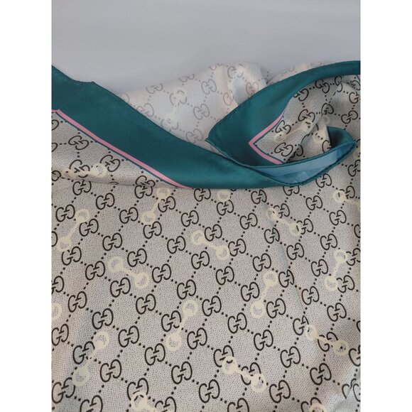 Gucci Women's 100% Silk GG Pattern Scarf With Box And bag. - Picture 3 of 11